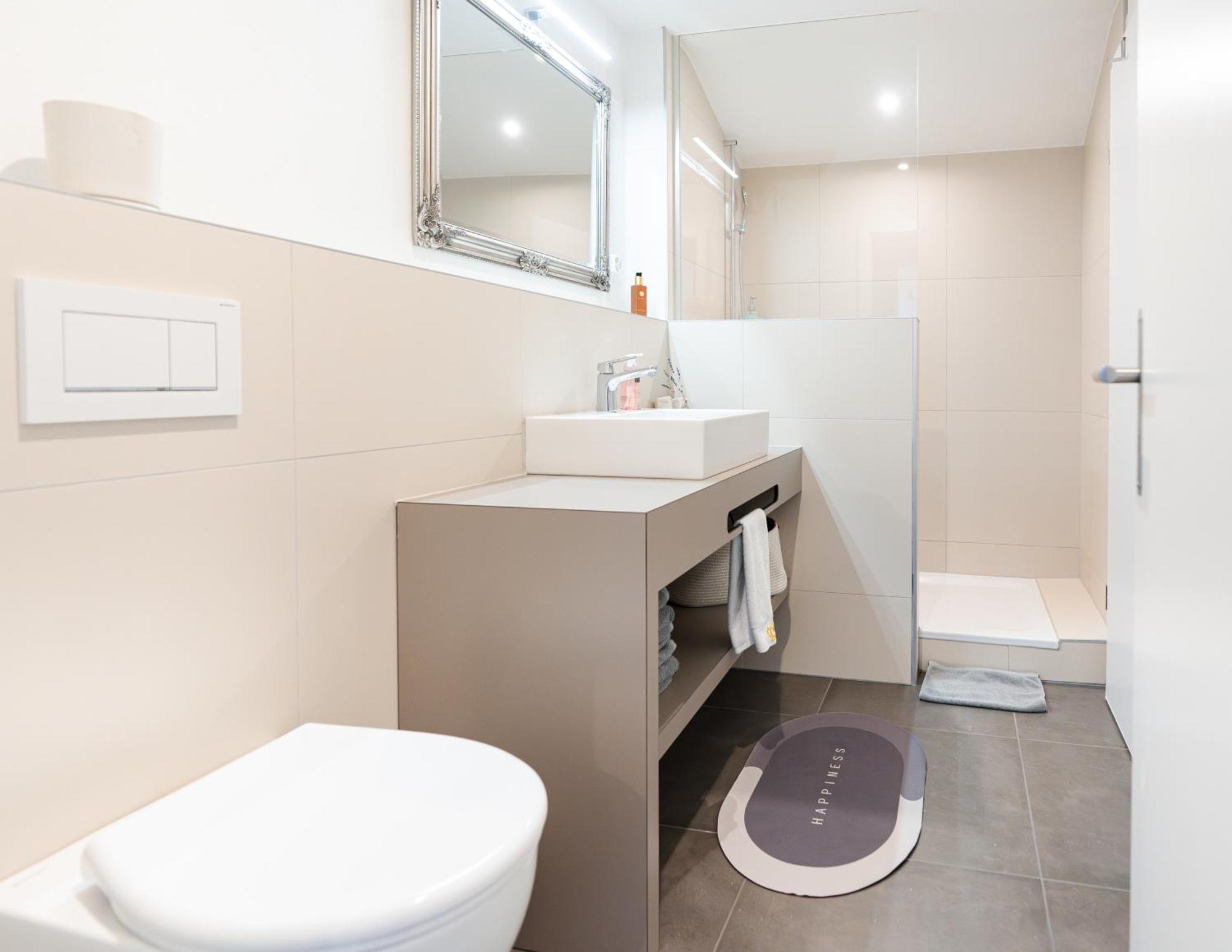 Bellevue & Classy Mountain View Apartment คันเดอร์ชเตค ภายนอก รูปภาพ